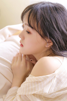 《年轻女教师》在线